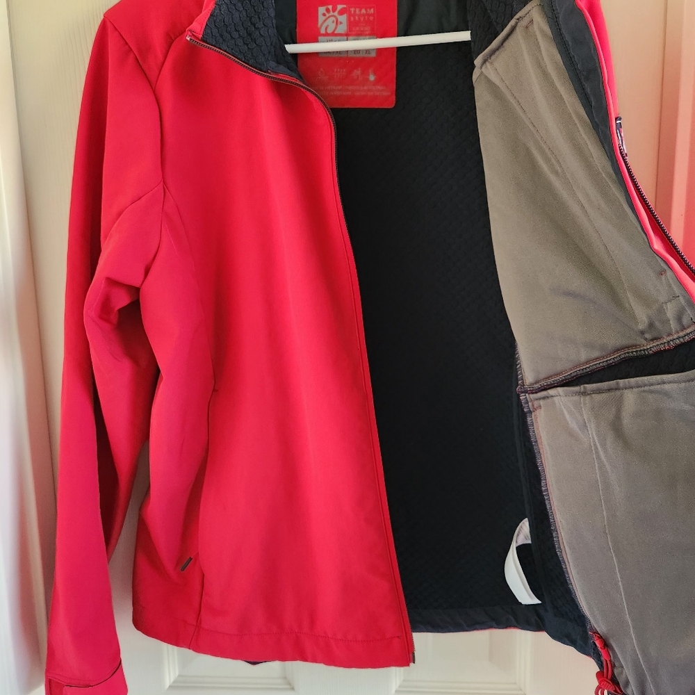 Chick-Fil-A Oobe Team Style Full Zip Up Jacket Size Large - Picture 5 of 11